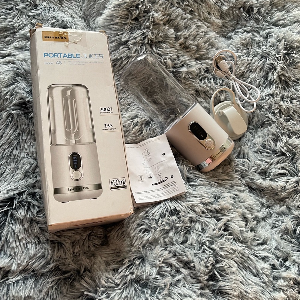 Portable juicer with led